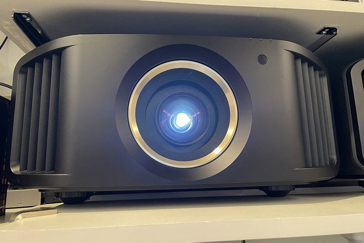 �A�o�b�N���É��X�A�r�N�^�[�EJVC�̐V���v���W�F�N�^�[��r�������6/24-25�J��