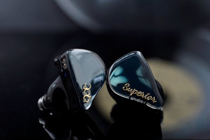 qdcAg^̃Gg[jo[TIEMhuSUPERIORvBʔoXP[u