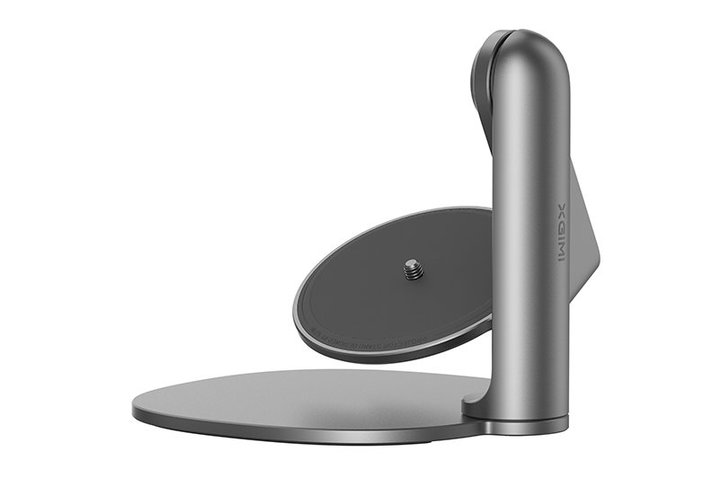 XGIMI�A�V�䓊�e���\�ɂȂ郂�o�C���v���W�F�N�^�[�p�u�}���`�A���O�� �X�^���h�v