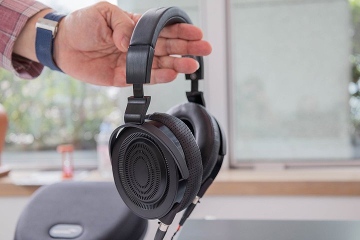 ���w�b�h�t�H����mini��seaside�u�����h�uARUNA�v���E����I�^ZMF headphones�ALayfic Tone�̐V���i���W��