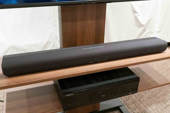 ���}�n�ADolby Atmos�Ή��̃X�^���_�[�h�T�E���h�o�[�B�����{�f�B�́uSR-B30A�v�ƃT�u�E�[�t�@�[�t���uSR-B40A�v