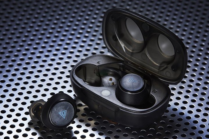 ANIMA�A���S���C�����X�uANW01�v�� �g���m�g�[���ŃV�b�N�ȁh  �V�F�uGraphite�v