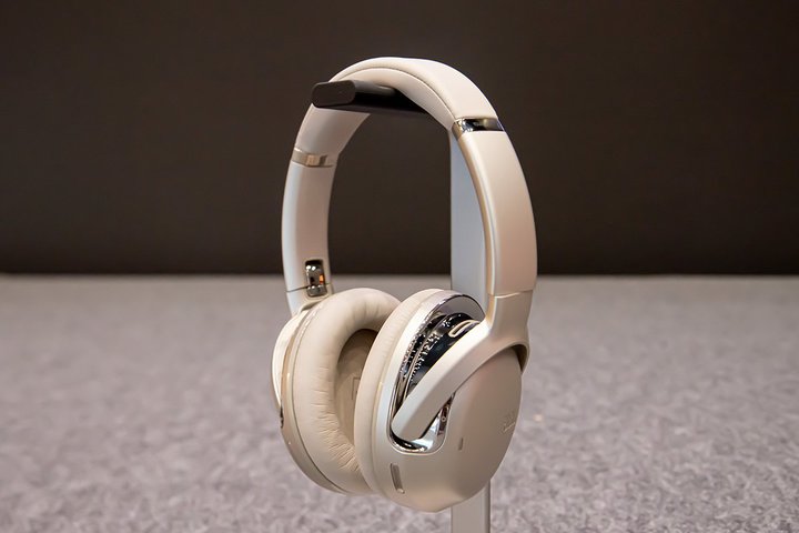 JBLACXwbhz̐VtOVbvfuJBL TOUR ONE M2vBƃp[\iCY@\