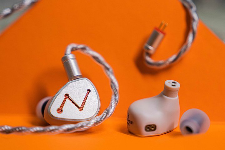 LETSHUOERA3_Ci~bNhCo[{pbVuWG[^[ڂ̃CzuDZ4v