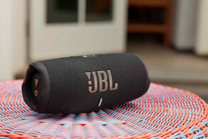 JBL、Bluetooth／Wi-Fi両対応のポータブルスピーカー「CHARGE 5 Wi-Fi」「BOOMBOX 3 Wi-Fi」