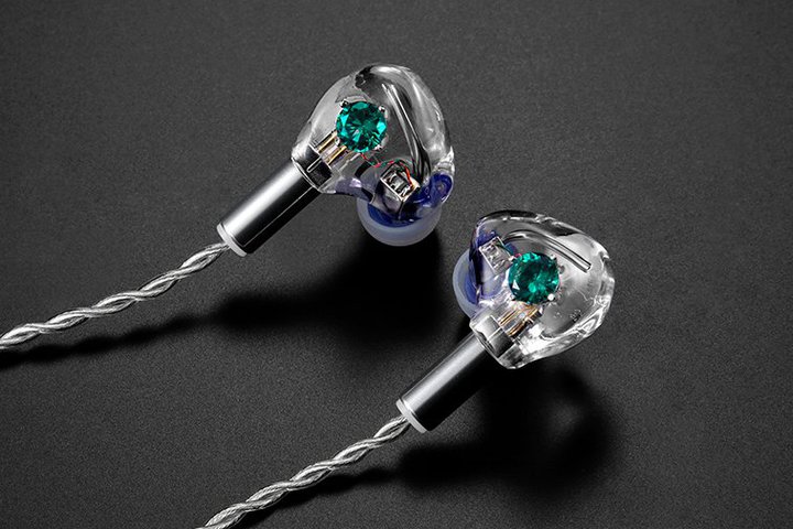 ORBAZlH΁uNTx[vIEMBC[WfɌAKB48EؗD