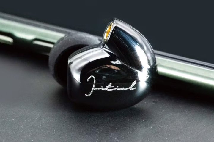 Initial AAZ~bNnEWO̗p̕ʋ쓮CzuTHE CvB300ŃNt@Jn