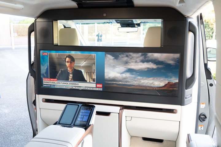 pi\jbNAgEőh48C`̌ȃfBXvCBg^uLexus LMvɍ̗p