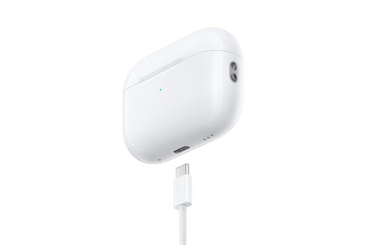 AirPods Proi2j́uUSB-Cv[dP[XPi̔