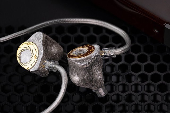 JA2DD+2BA+4EST\̃nCubhCzuSolis 2vB+24KbL➑