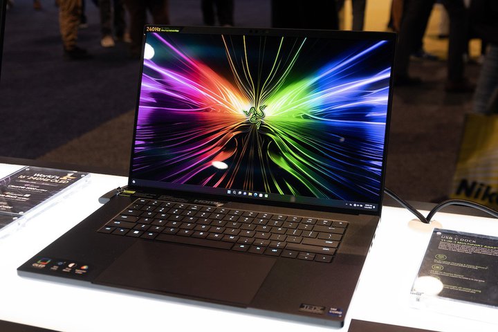 CESRazerAE240HzEOLEDfBXvC̗p̃Q[~Om[gPCuRazer Blade 16v