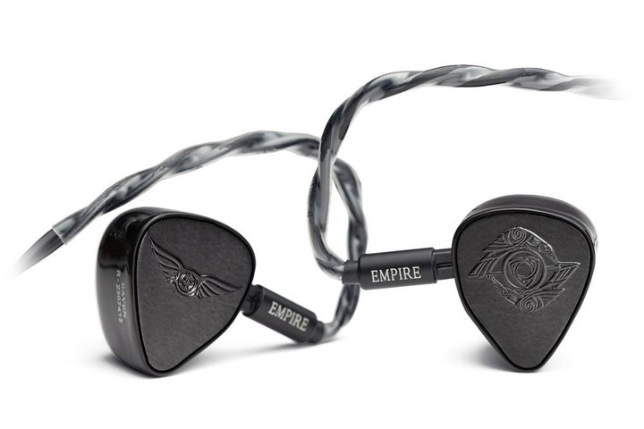 Empire EarsA412̃hCo[ŋC`^`gȂŏʃCzuRAVENv