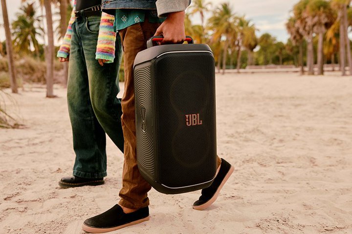 JBLAVAvZpuAI Sound Boostv̗p̃p[eB[Xs[J[uPartyBox Stage 320vuPartyBox Club 120v