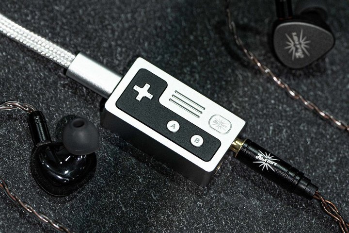 Kiwi EarsAQ[Rg[[ȃpto̓|[^uAvuAllegrov