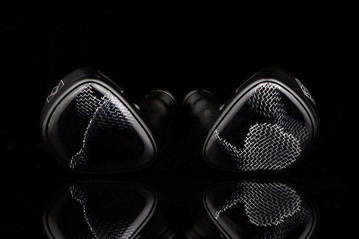 Noble AudioAقȂ4^v8̃hCo[𓋍ڂtOVbvjo[TIEMuONYXv