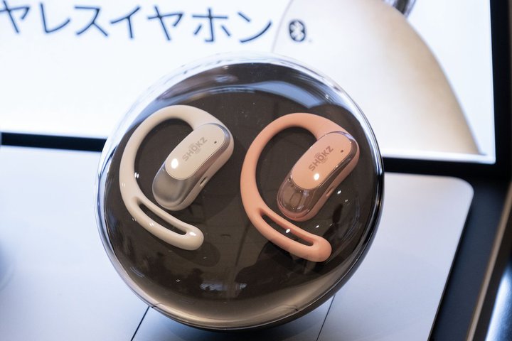 ShokzAȂ璮SCXCzuOpenFit AirvByƒSnǋJWAf