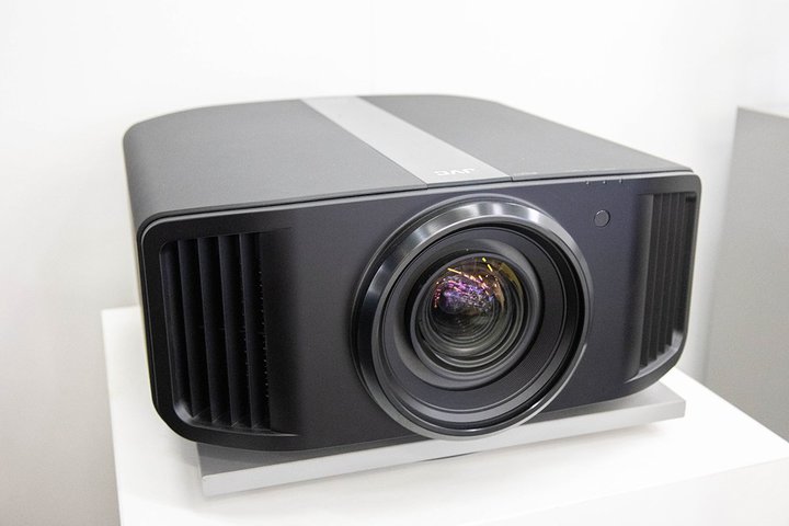 HIGH ENDJVCVD-ILAfoCXځAPxサ8KΉvWFN^[B5{\