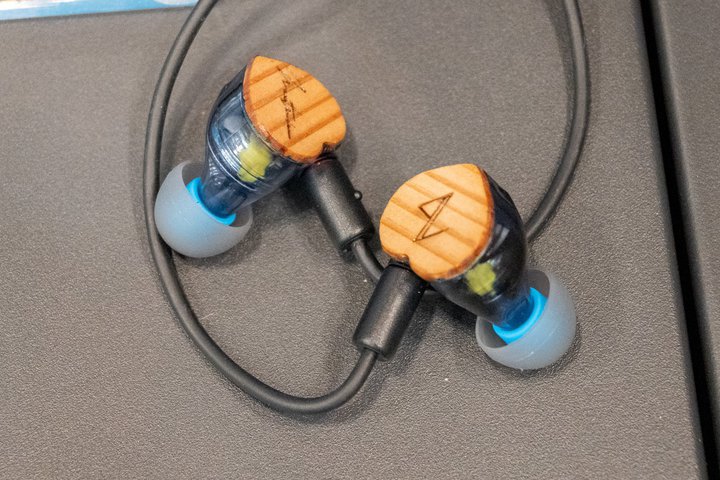 |^tFXMastroaudioAؐv[g̃Cz^qdcUSB-DACQloW