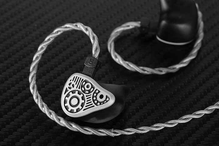 Binary AcousticsA_Ci~bNhCo[4ڂ̃uh2eCzuDYNAQUATTRO JPVerv