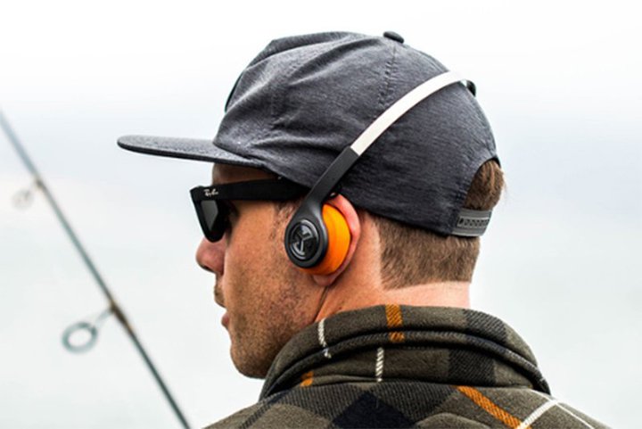 JLabA80N㕗fUC̃CXwbhzuREWIND 2vB2F̃C[NbVtւ\