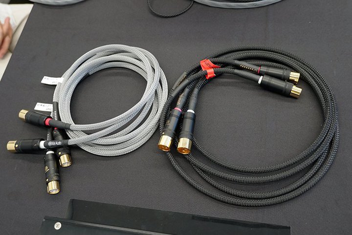 wbhtHminiBrise AudioAXLRP[ui2Qloi^acoustic effect̐V1BACzI