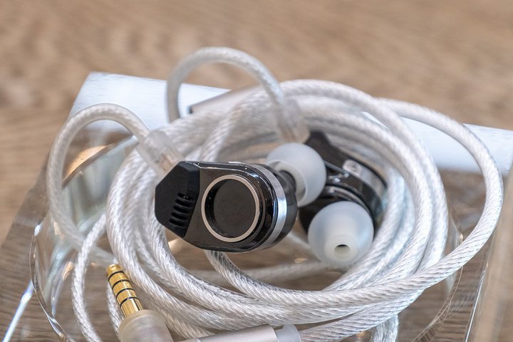 DITAAVtOVbvCzuVENTURAv\BGg[@́uPRELUDEv