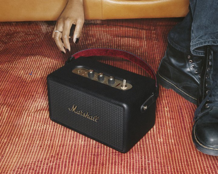 }[VA50Ԃ̍Đ\BluetoothXs[J[uKilburn IIIvBƎ̑SʃTEh̗p