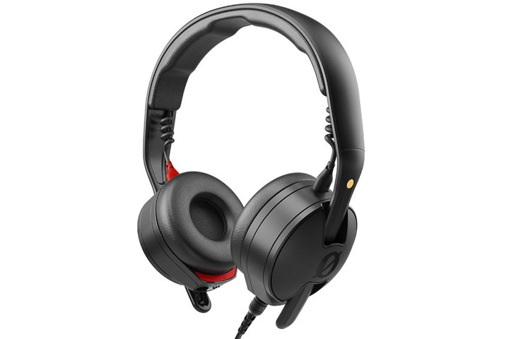 RODEAϋv^Չɂ͂ꂽIC[wbhzuNTH-50v