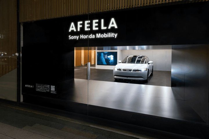 \j[Ez_reBEVԗuAFEELA 1 SignaturevÃJ[M[ɂēWJn