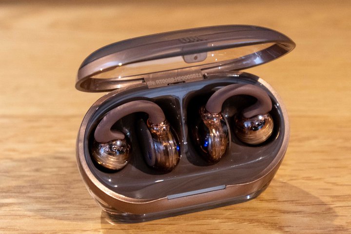 JBL̃C[Jt^CzuSoundgear ClipsvIځB\Vȋ݂𑽐J