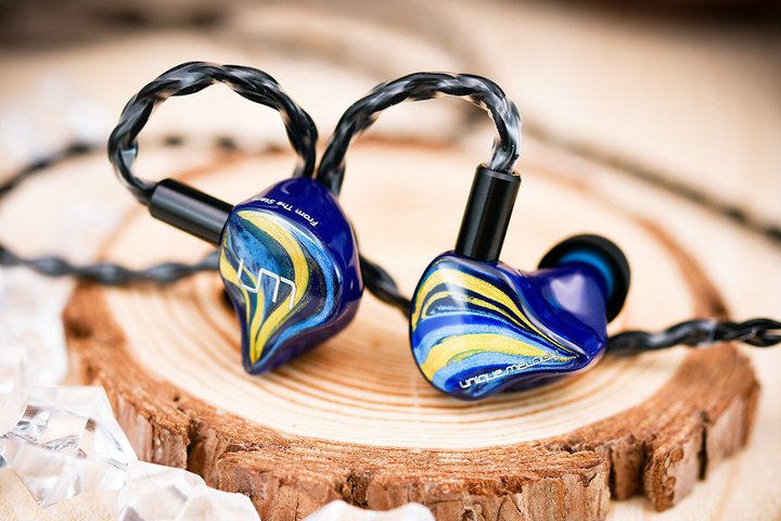 Unique MelodyAЊJhCo[ڂ̃jo[TIEM@uFrom The Startv