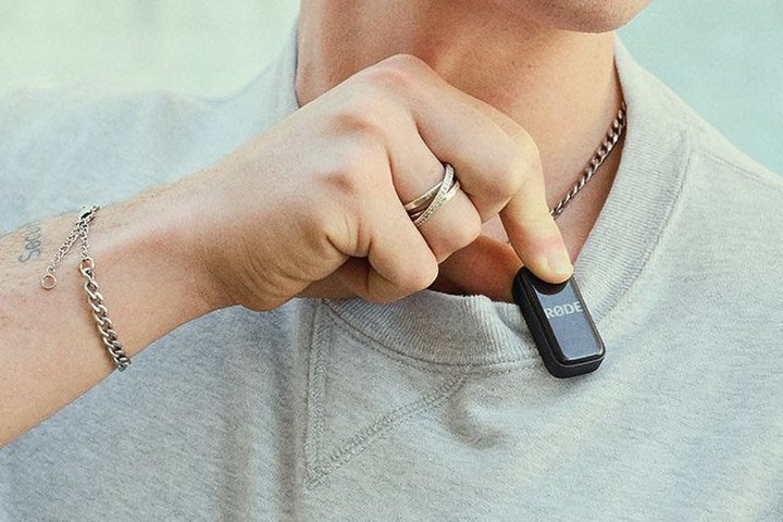 RODE�A�X�}�z�ƃJ���������ɑΉ�����u���C�����X�}�C�N�� �J�����L�b�g�v