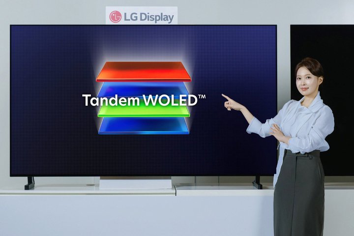 ��CES��LG�A�P�x4500�j�g�̐V����OLED�p�l���B720Hz�쓮�p�l���⊪��莮�ԍڃf�B�X�v���[��