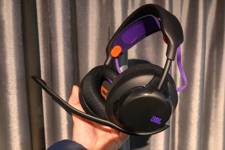 JBL Quantum�A�f�U�C���^�����S�n�^�@�\�������V�����Q�[�~���O�w�b�h�Z�b�g3���f��