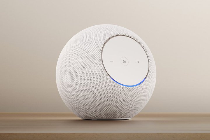 Amazon�A�uEcho Studio�v�ɐV�F�u�O���[�V���[�z���C�g�v