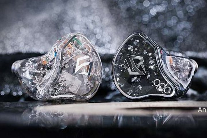 qdc�A�u�����h10���N���L�O����15�h���C�o�[���ڃg���C�u���b�h�^�C���z���uCRAVE�v