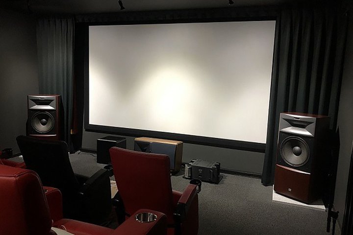 �z�[���V�A�^�[�t�@�N�g���[���R�AVictor 8K�v���W�F�N�^�[���ʎ������2/8�J��