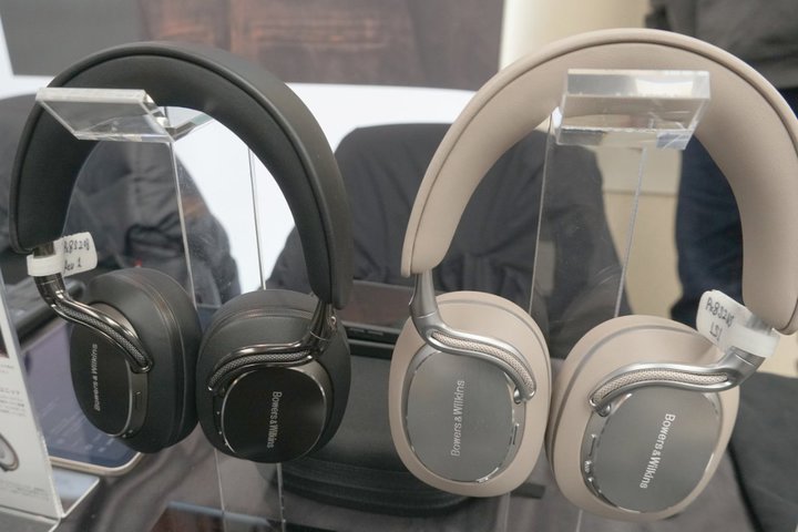 ���w�b�h�t�H���Ձ�B&W�uPx8 S2�v�uPx7 S3�v�ɒ��ڏW�܂�^�f�m���͒�ԃ��f���̐V���ȉ��l��i��