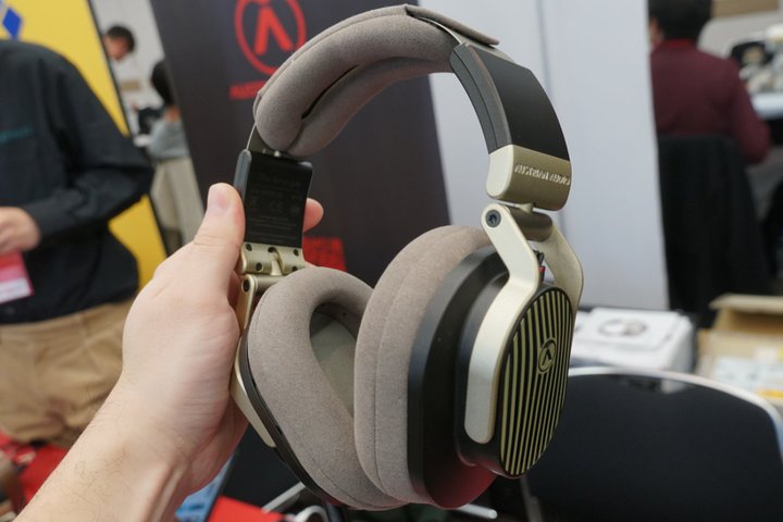 ���w�b�h�t�H���Ձ�Austrian Audio�uThe Arranger�v��s�̌��^nwm�́g���X�s�h�ɉ����ďW����ucocoe Ear�v���A�s�[��