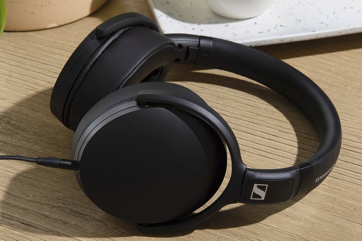 �[���n�C�U�[�AUSB-C�w�b�h�z���uHD 400U�v�B�A�i���O�P�[�u���ɂ��؂�ւ��\