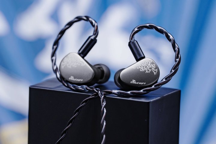 Kiwi Ears�A�Ǝ������݌v�uKARS 2.0�v�̗p�C���z���uCadenza II�v