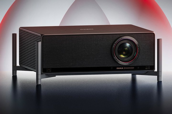 XGIMI�A�t���O�V�b�v4K�v���W�F�N�^�[�uTITAN�v�B�g�ƒ�ŉf��ق��Ȃ���̉f���̌������h�ڎw��