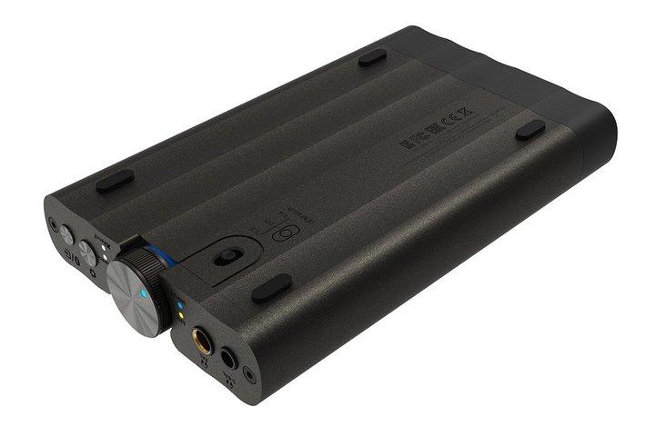 iFi audio�ADAC�����|�[�^�u���w�b�h�z���A���v�uxDSD Gryphon�v����Black���f��