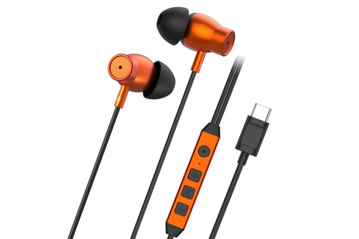 acrivo�AUSB Type-C�ڑ��̗L��ANC�C���z���B�O���捞��DAC�A�}�C�N�t�������R��������