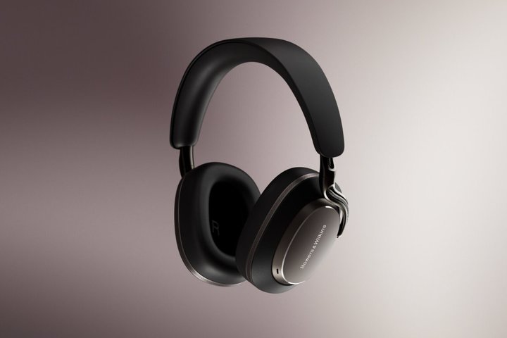 B&W�uPx8 S2�v�uPx7 S3�v�ɋ�ԃI�[�f�B�I�@�\���ǉ��B�A�v������̃A�b�v�f�[�g�őΉ�