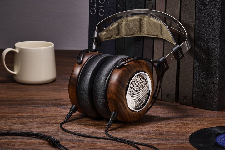 Unique Melody�A���ʎ��E�{MEMS�n�C�u���b�h�\���̃u�����h���t���T�C�Y�J���^�w�b�h�z���uUmbral�v�B��120���~