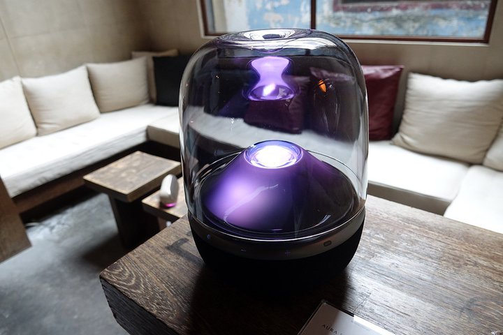 Harman Kardon�A�uAura Studio 5 Wi-Fi�v�ȂǃA���r�G���g���C�g���ڃ��C�����X�X�s�[�J�[3�@��