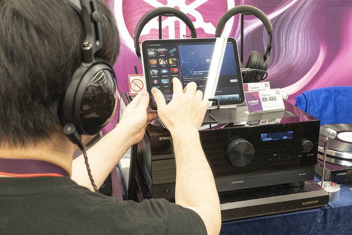 ���w�b�h�t�H���Ձ����}�n�AAV�A���v�uRX-A8A�v���g���ăw�b�h�z���E�T���E���h�̌��^�G�\�e���b�N���uN-05XE�v�̃w�b�h�z���Đ����f��