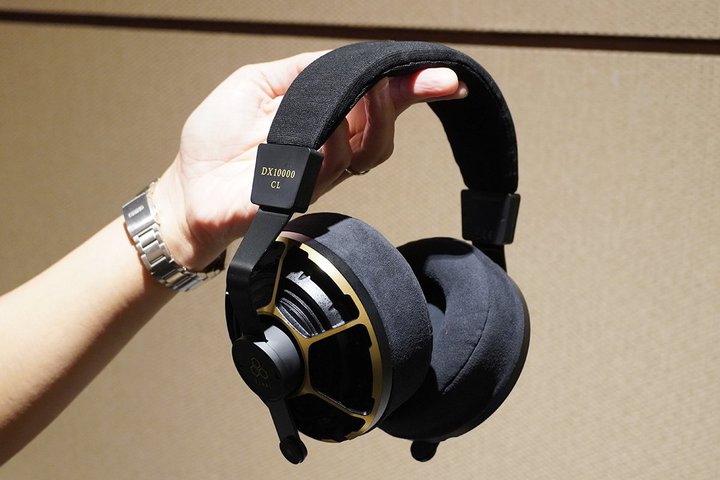 ���w�b�h�t�H���Ձ�final�A100�����̃t���O�V�b�v���^�w�b�h�z���uDX10000 CL�v�BSchiit Audio�Ƃ̑g�ݍ��킹�Ŏ���