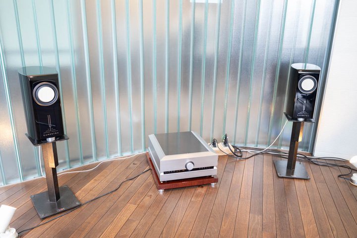 ���w�b�h�t�H���Ձ�CAMERTON�̃X�s�[�J�[�uBinom-1�v��������I�^�E�G�X�M���珉��OTL�����w�b�h�z���A���v�o��